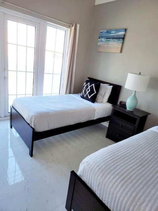 Brand New Luxurious Townhouse In Negril Villa Buitenkant foto